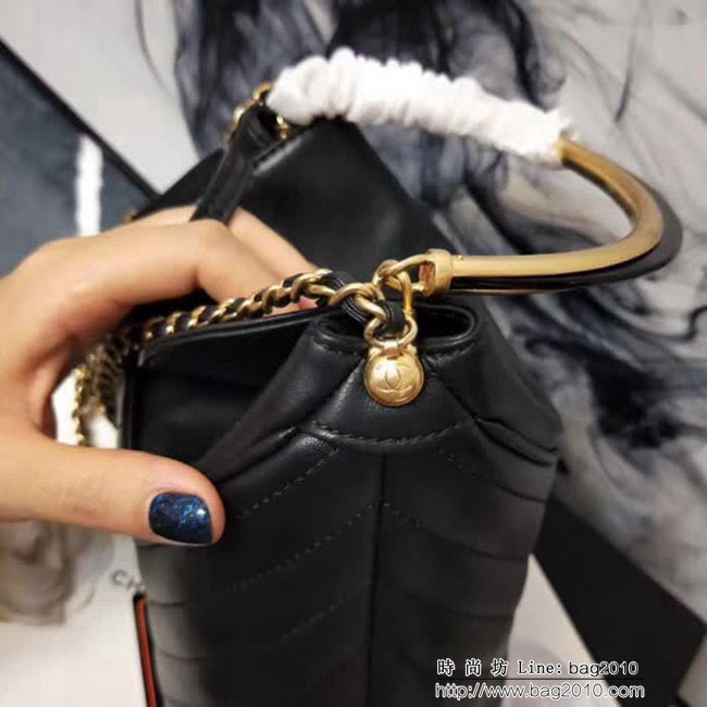 香奈兒CHANEL2018新款Chanel水桶包拼復古掉色五金手柄水染羊皮 DSC1008
